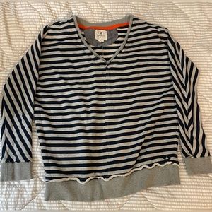 Sherry Topsider striped v neck batwing sweater size S.